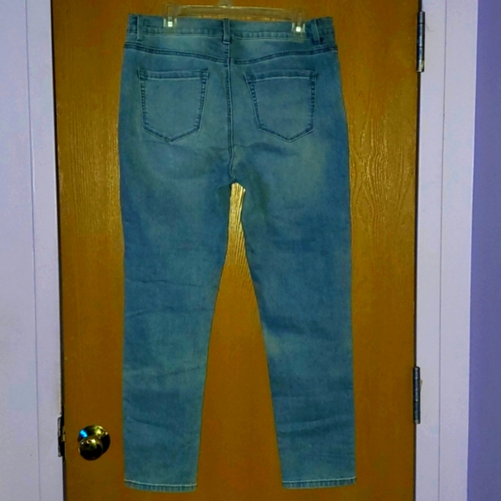 Jeans - Picture 2 of 2